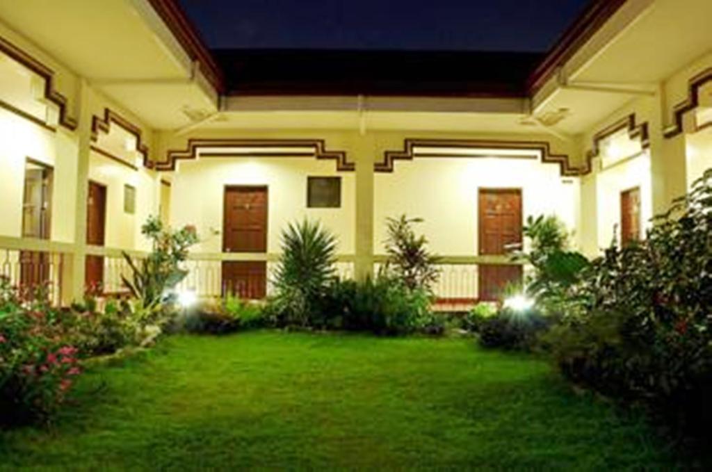 Bed and Breakfast Ysabelle Mansion Puerto Princesa Exterior foto